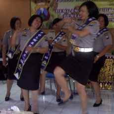 Goyang Caisar Meriahkan HUT Polwan ke-65