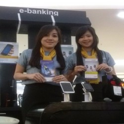 Wanita-wanita Cantik Ini Siap Melayani di Mandiri Banking Lounge