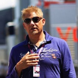  Battle of Red: Peter Schmeichel cs vs Firman Utina dkk.