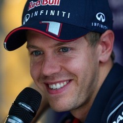 Vettel Masih Belum Pikirkan Gelar Juara
