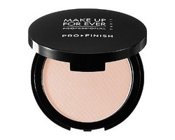 Compact Foundation Pro Finish, Riasan Tetap Natural Meski Sering Touch Up