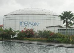 Kiat Singapura Mengubah Air Limbah Jadi Harta Berharga