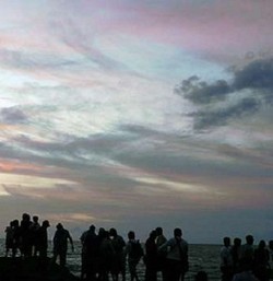 Kontestan Miss World Kagum Pura Tanah Lot