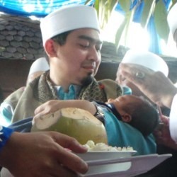 Ustad Solmed dan April Jasmine Gelar Akikah Anak Pertama