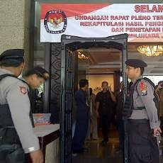 Rekapitulasi Akhir Pilgub Jatim Dijaga Ketat