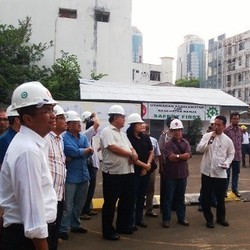 Pulang Dari AS, Dahlan Langsung Pasang Tiang Pancang di Kantornya