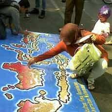 Saat Ibu Hamil Kritisi Naiknya Harga Kedelai