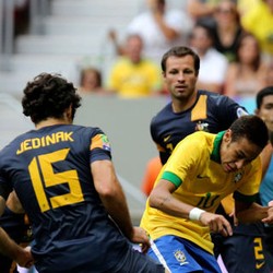 Brasil Pesta Enam Gol ke Gawang Australia