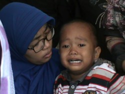 Tangis Bocah Kecil yang Ayahnya Tewas Jadi Korban Kecelakaan Dul