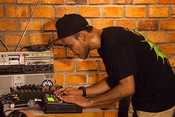 Dangerdope Akan Iringi Pembacaan Puisi Sutardji Calzoum Bachri dengan Hip-Hop