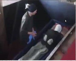 Wanita Ini Rawat Mumi Anaknya Selama 18 Tahun