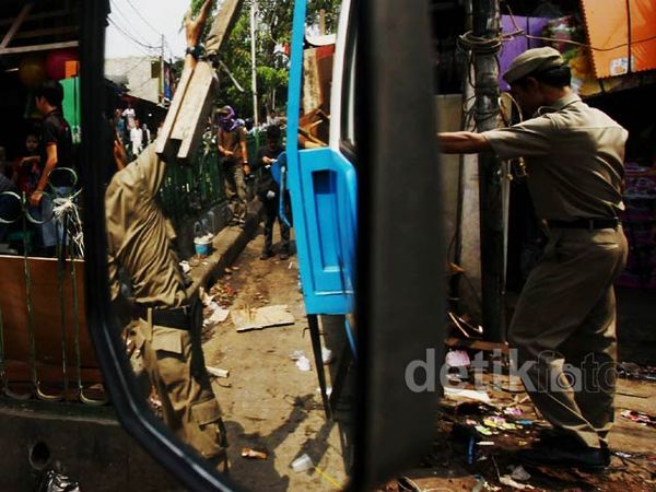 PKL Pasar Gembrong Ditertibkan