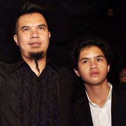 Ahmad Dhani Mulai Kunjungi Salah Satu Korban Kecelakaan Maut Dul