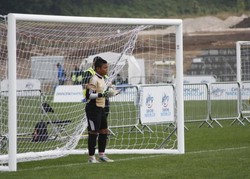 Kiper Indonesia adalah Yusuf Randy. Tampak ia berdoa sebelum melakoni adu penalti saat Indonesia menghadapi Arab Saudi di babak 16 besar.