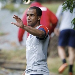 Kans Tampil Berkurang, Lucas Moura Tetap Rileks