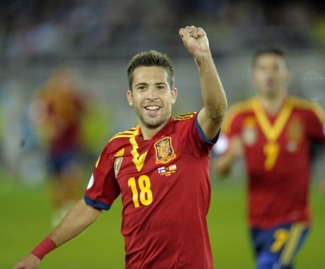 Dapat Pujian, Alba Merendah