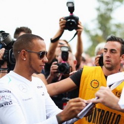 Revisi Pernyataannya, Hamilton Belum Menyerah Kejar Gelar