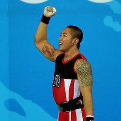 Sandow Mendobrak Gaya Kuno Lifter Nasional