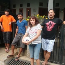 Harry Tjong dan Dua Generasi Sepakbolanya