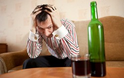 Konsumsi Alkohol Ganggu Kemampuan Otak Baca Emosi dan Bahasa Tubuh