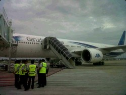 Terbang 50 Menit, Pesawat Haji Kloter Pertama Medan Balik ke Kuala Namu 