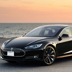 Dahlan Terpukau Wujud Mobil Listrik Tesla Buatan AS