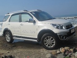 Berpetualang dengan Daihatsu Terios Terbaru