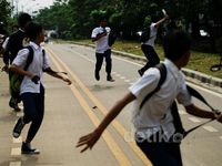 Warga Bubarkan Tawuran Pelajar SMP