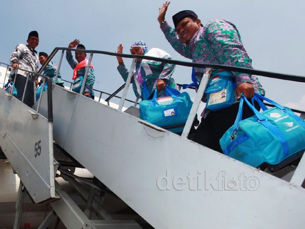 Jokowi Lepas Jamaah Haji Asal Jakarta