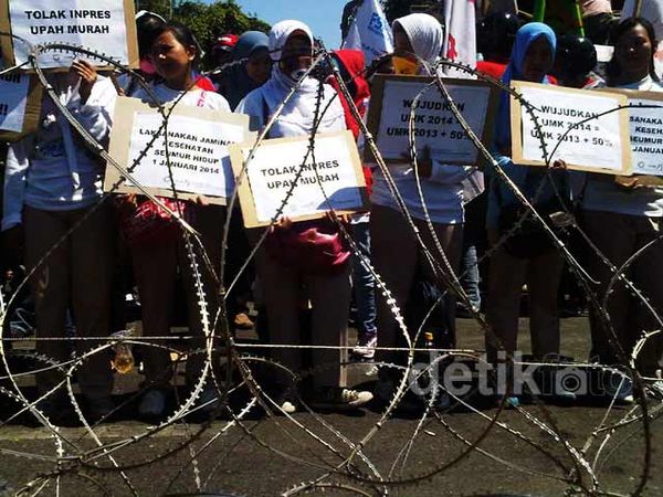 Buruh Tolak Upah Murah