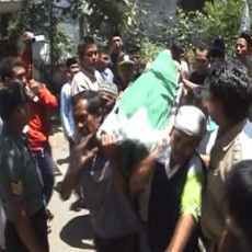 Kakak Beradik Korban Kecelakaan Mobil Marinir di Pasuruan Dimakamkan 