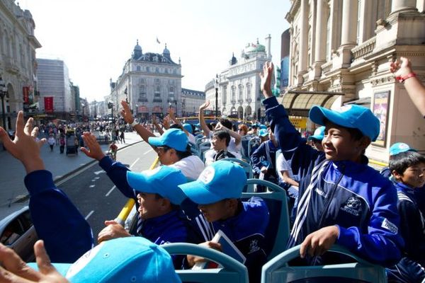Keceriaan SSB Tugu Muda di London