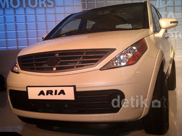 3 Mobil Asal India Ngaspal di Indonesia