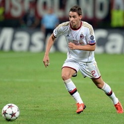 Cedera Lutut, De Sciglio Akan Jalani Operasi