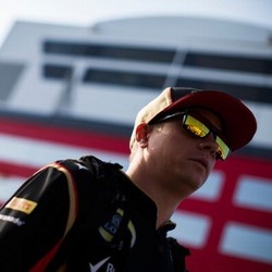 Raikkonen Dikabarkan Segera Putuskan Masa Depannya