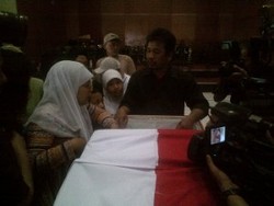 Anak Bripka Sukardi Berlari Hampiri Jenazah: Ayah Bangun! 