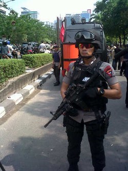  Gegana Bantu Cari 1 Proyektil Peluru Bripka Sukardi