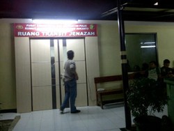 Jenazah Bripka Sukardi Tiba di RS Polri