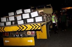 Bripka Sukardi Kawal 6 Truk Bermuatan Elevator Part