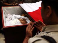 Jenazah Bripka Sukardi Disemayamkan
