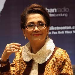 Ini Rahasia Widyawati Awet Muda di Usia 63 Tahun