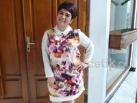 Joy Tobing Tampil Penuh Warna di Sidang Cerai