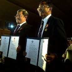 Unpad Berikan Penghargaan Pada Dahlan Iskan dan Ahmad Heryawan