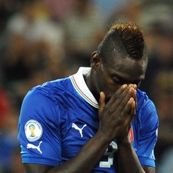 Balotelli Kutuk Performanya di Babak Pertama