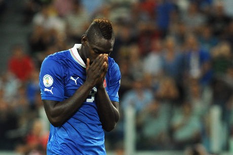 Balotelli Kutuk Performanya di Babak Pertama