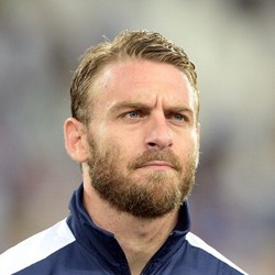 Bicarakan Kans Italia di Piala Dunia, De Rossi: Segalanya Bisa Terjadi
