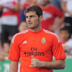 Zidane Yakin Casillas Tak Akan Tinggalkan Madrid