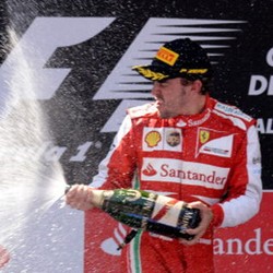 Alonso Dikabarkan Tak Senang Jika Ferrari Rekrut Raikkonen