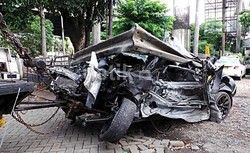 Tanpa SIM, Bocah Sekolah Biasa Bawa Mobil Sendiri