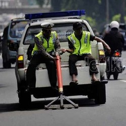 Ranjau Paku di Jakarta: Sekali Sisir 3 Kg hingga Buat Bule Heran